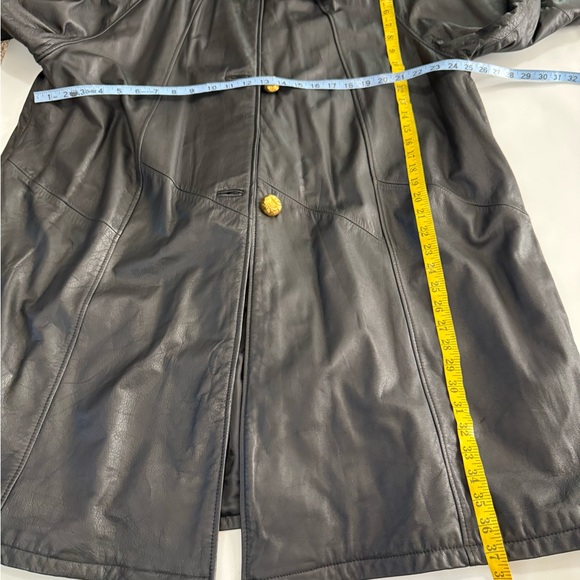 Venezia Vitale Black Leather women’s leather Coat with gold buttons in size 14 - Picture 10 of 12